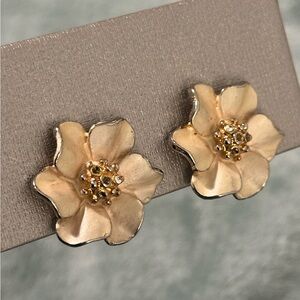 Gold Peachy Flower Stud Earrings (Clip-On)